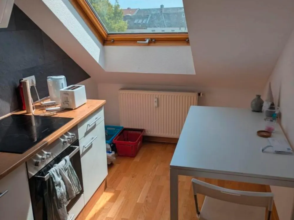 Schönes, geräumiges WG Zimmer im Süden von Connewitz.