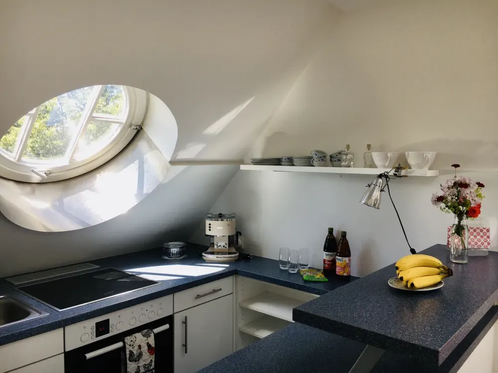 Möblierte DG Wohnung - auch teilmöbliert !