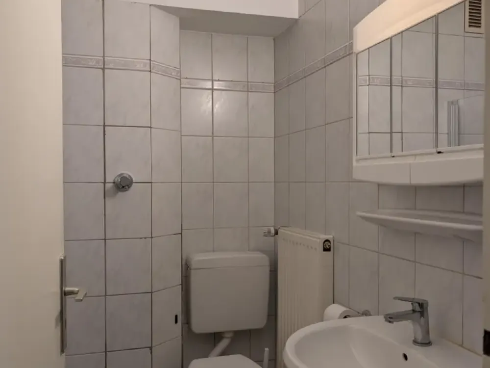 Großzügiges Wohnen! Gepflegte 2-Zimmer-Whg mit Wohnküche & Balkon