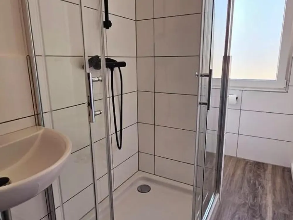 Kernsanierte 2 Zimmer Wohnung zu vermieten