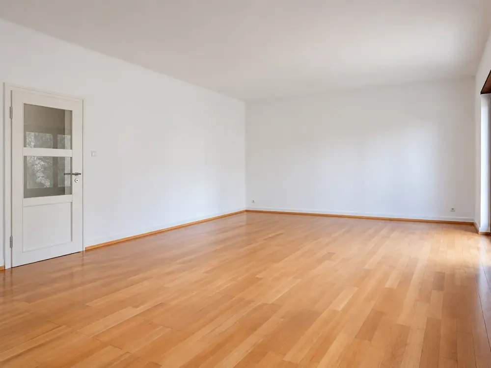 Triller - Sunny 4-Room Apartment with Style