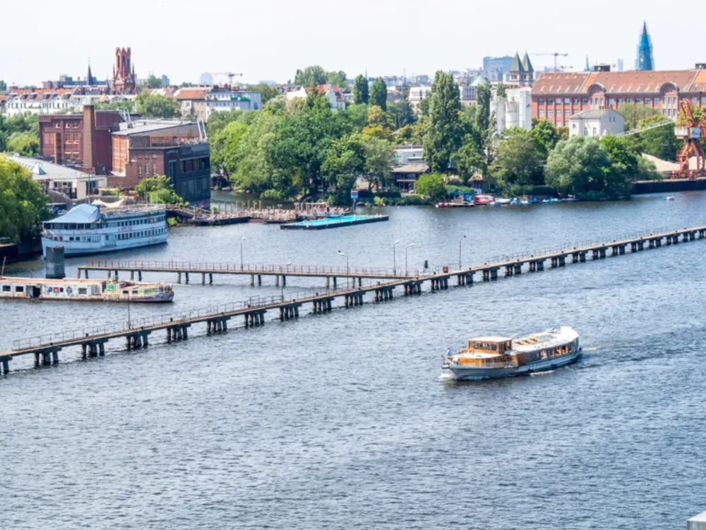 Luxuriöses Apartment an der Spree mit großer Sonnen-Dachterrasse