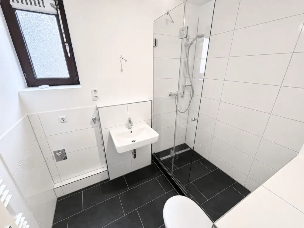 01.11.: moderne 2,5-Zimmer-Wohnung mit Tiefgaragenstellplatz und Balkon in Hummelsbüttel!