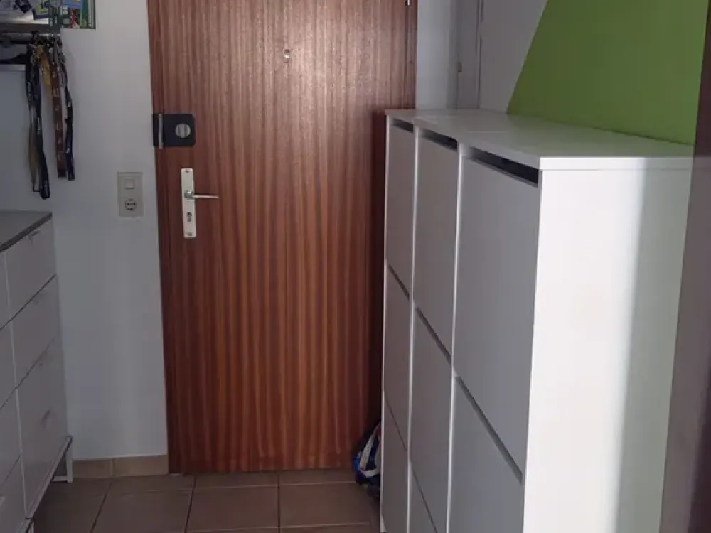 Cozy Apartment with Balcony, New Fitted Kitchen and Garage