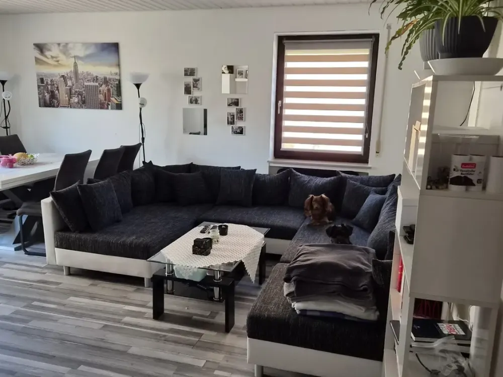 Cozy Apartment with Balcony, New Fitted Kitchen and Garage