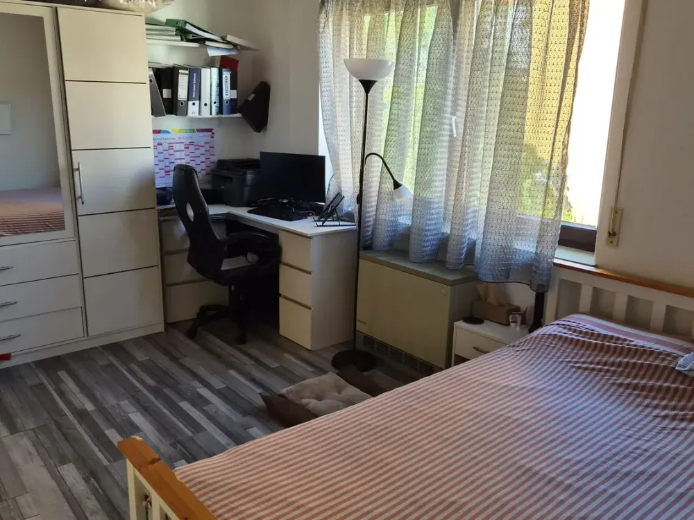 Cozy Apartment with Balcony, New Fitted Kitchen and Garage