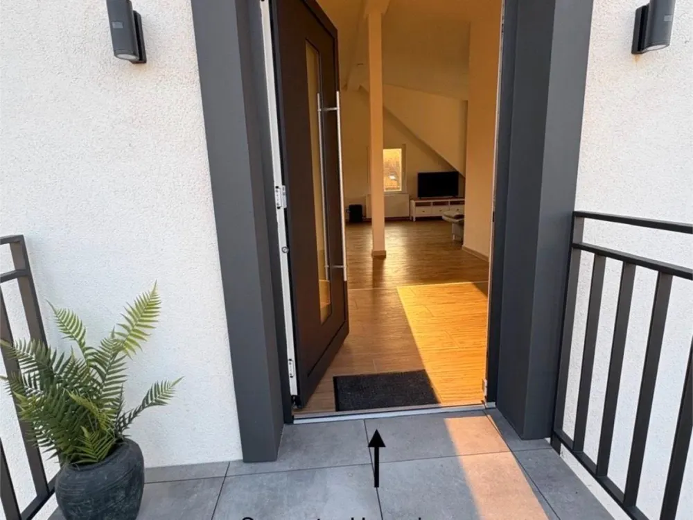 Exklusive Penthouse-Wohnung in DUS Flughafen/Messe-Nähe!