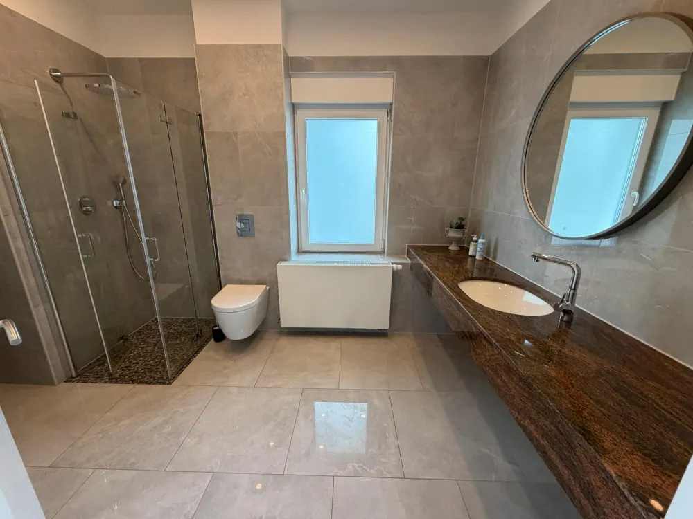 Exklusive Penthouse-Wohnung in DUS Flughafen/Messe-Nähe!