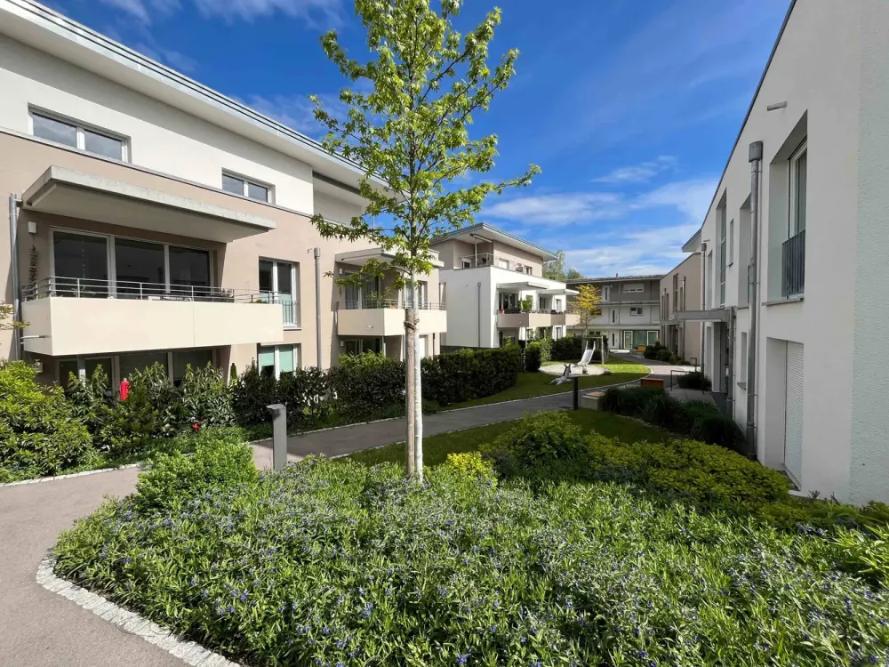Neubau Esslingen-Hohenkreuz: 65 qm, 2-Zi. mit Terrasse u. Garten, EBK