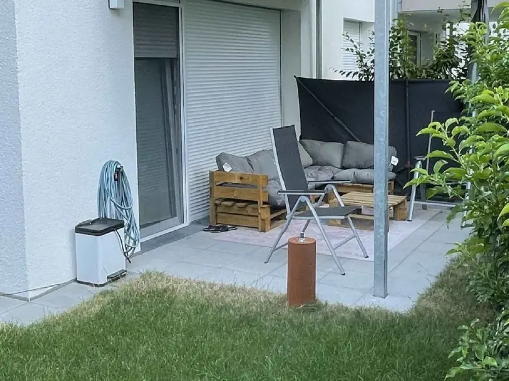 Neubau Esslingen-Hohenkreuz: 65 qm, 2-Zi. mit Terrasse u. Garten, EBK