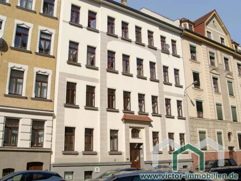 ** Gut geschnittene 2-Zimmer-Whg. mit Einbauküche und Balkon **
