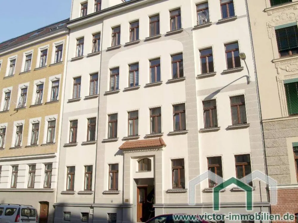 ** Gut geschnittene 2-Zimmer-Whg. mit Einbauküche und Balkon **