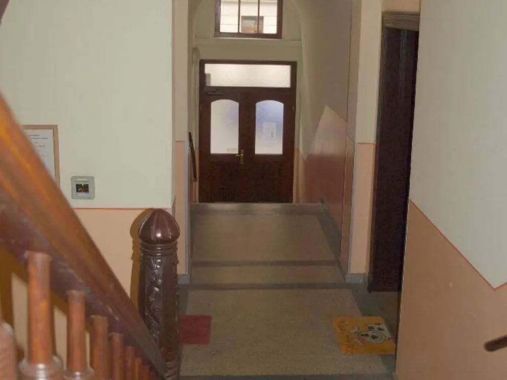 ** Gut geschnittene 2-Zimmer-Whg. mit Einbauküche und Balkon **