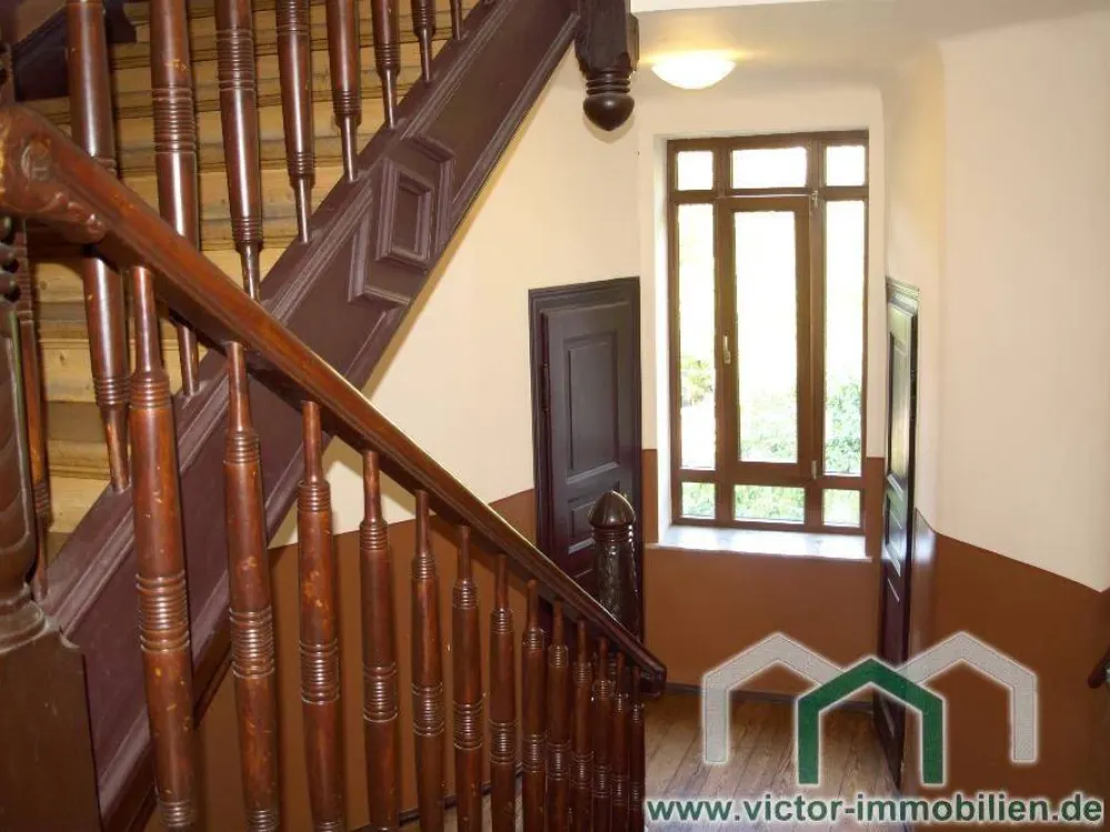** Gut geschnittene 2-Zimmer-Whg. mit Einbauküche und Balkon **