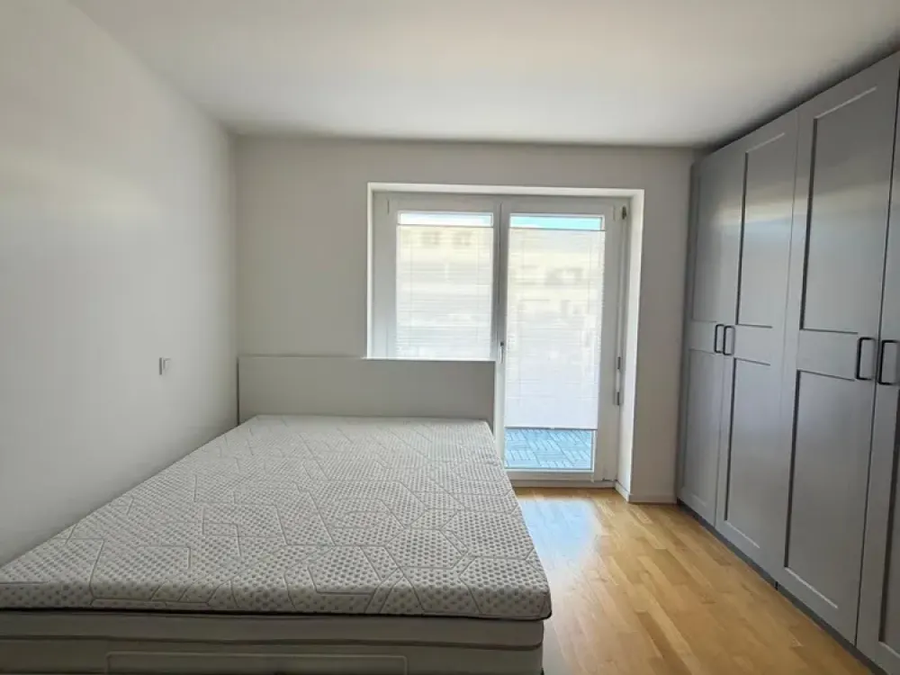 Bright 3-Room Apartment with 2 Balconies - Central & Available from 01.11.