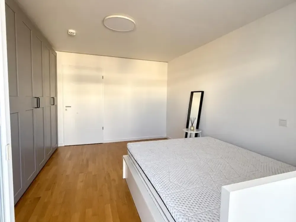 Bright 3-Room Apartment with 2 Balconies - Central & Available from 01.11.