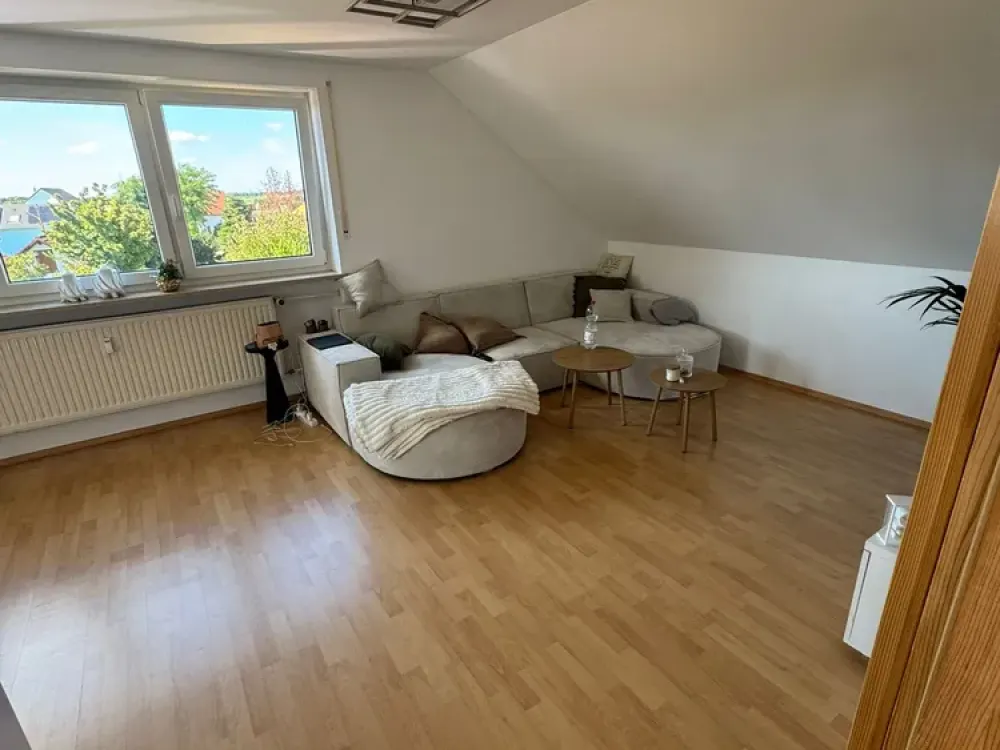 Helle Dachgeschosswohnung mit Balkon in Eching/OT Günzenhausen