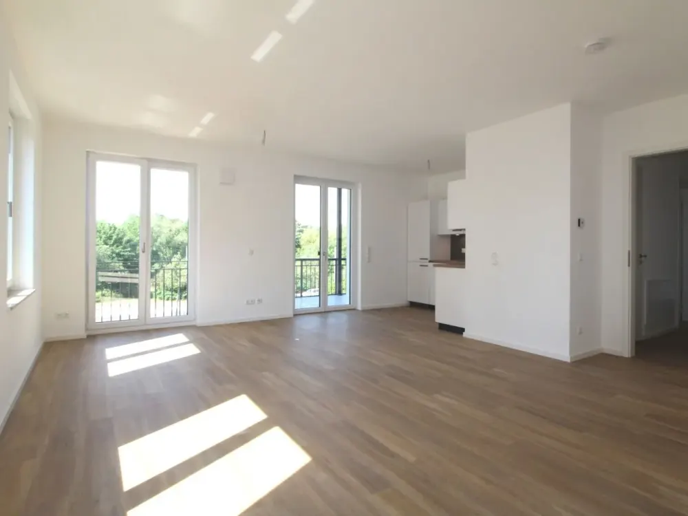 Großzügige 4 Zimmer mit EBK, 2 Bädern und großem Westbalkon!
