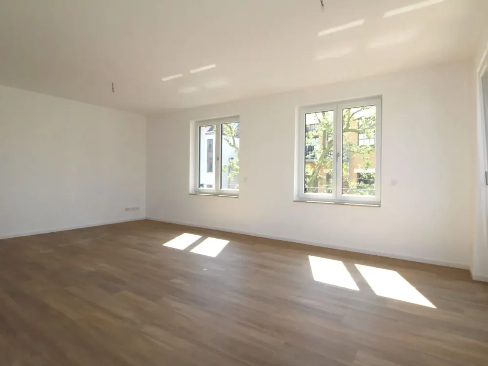 Großzügige 4 Zimmer mit EBK, 2 Bädern und großem Westbalkon!