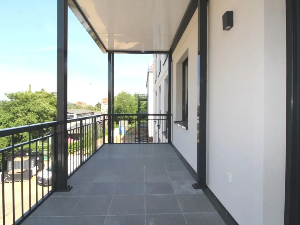 Großzügige 4 Zimmer mit EBK, 2 Bädern und großem Westbalkon!