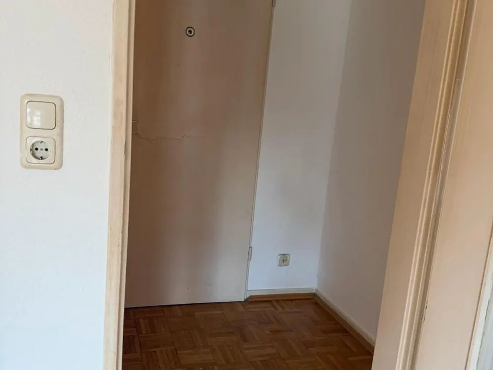 1x Zimmer Wohnung mit Küche Balkon Bad Rödelheim