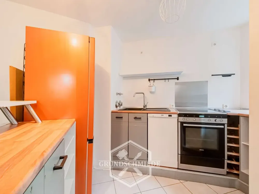 Living Directly at Berliner Platz, 2-Room Apartment with Terrace