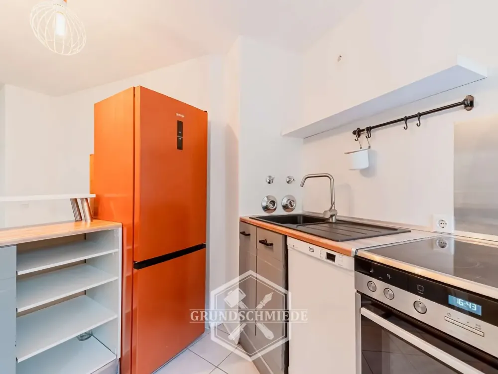 Living Directly at Berliner Platz, 2-Room Apartment with Terrace