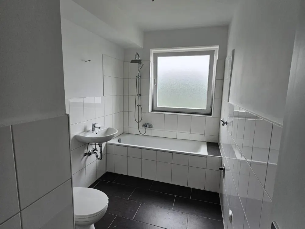 ***WBS notwendig*** Helle 3-Raum-Wohnungim 7. Stock mit Balkon in Iserlohn, Bieler Straße