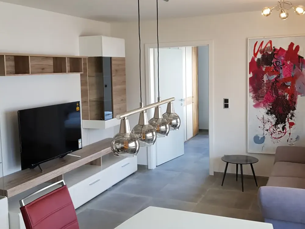 Stilvolle möblierte 2-Zimmer-Wohnung mit Balkon in Stuttgart-Hofen