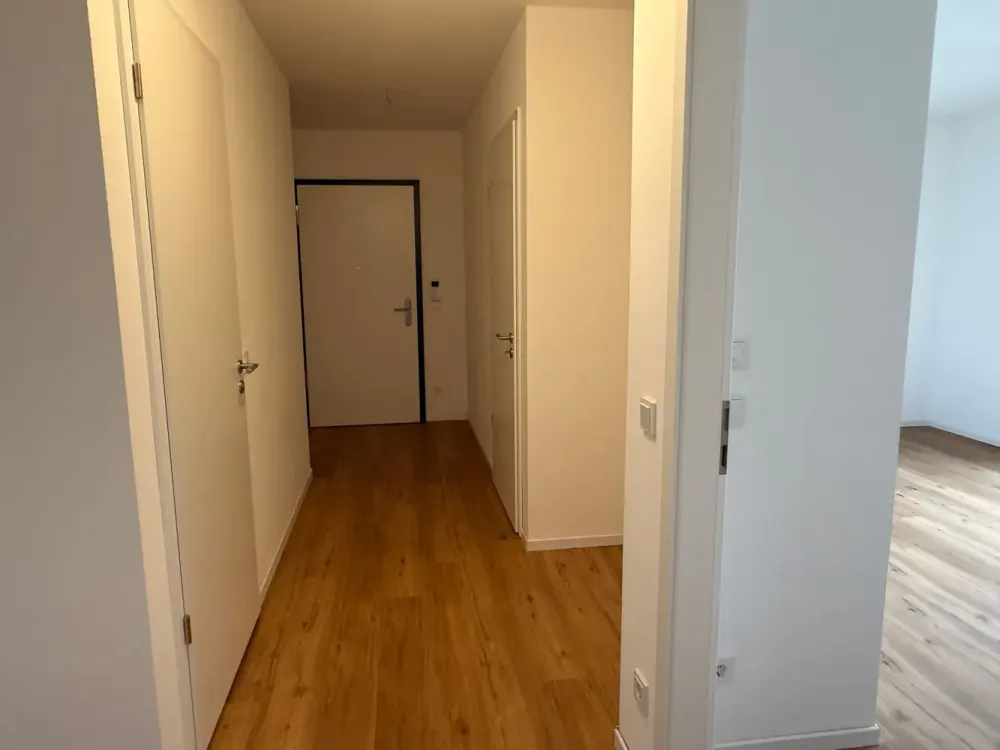 Perfekte 4-Zimmer-Wohnung für Familien mit Einbauküche, Loggia und Keller inklusive!
