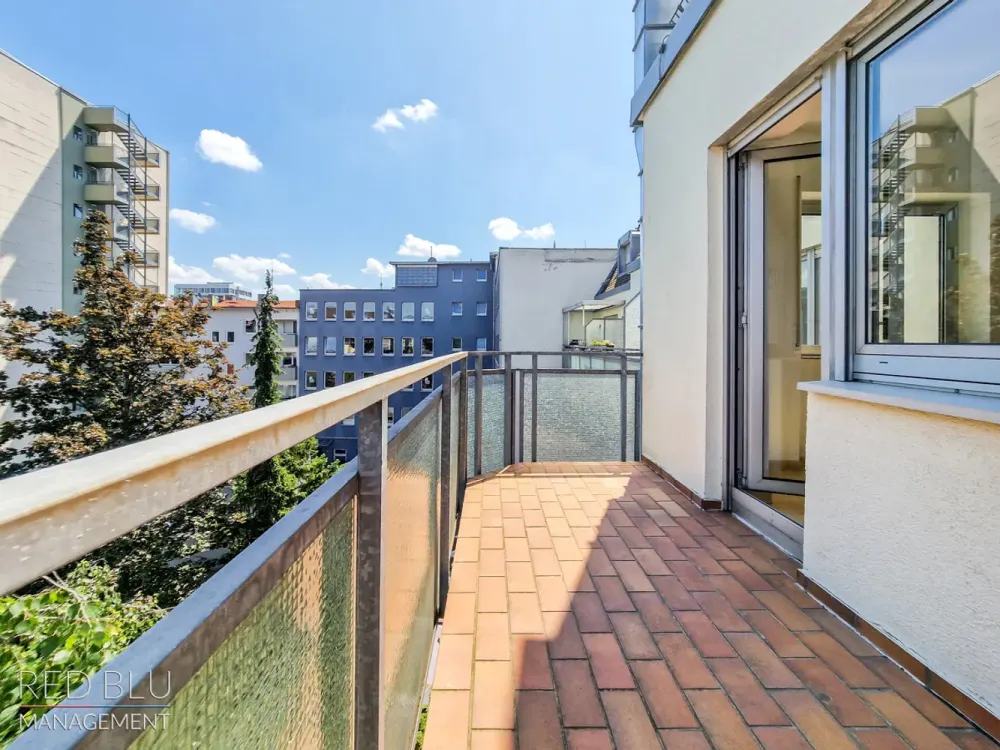 Zentrale 3,5-Zimmer-Wohnung mit Grünblick und zwei sonnigen Balkonen