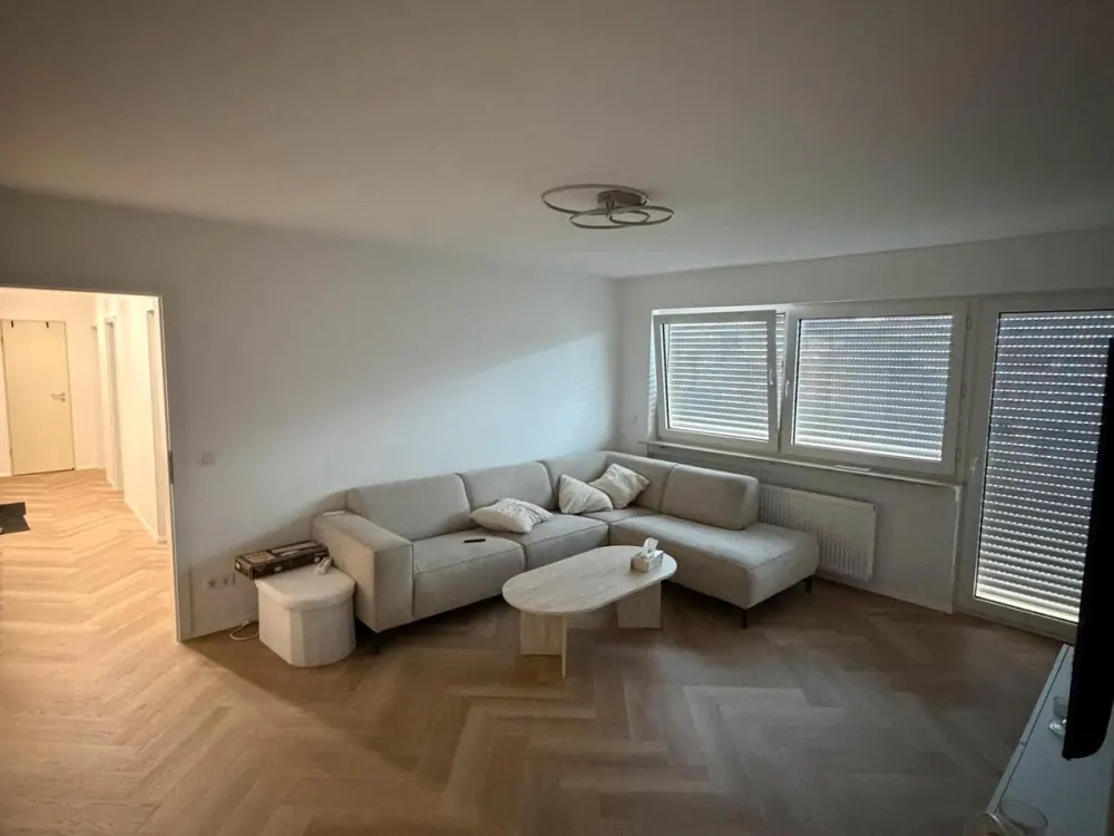 Möblierte 3-Zimmer-Wohnung, ca. 70 m², komplett renoviert