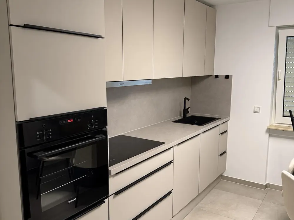 Möblierte 3-Zimmer-Wohnung, ca. 70 m², komplett renoviert