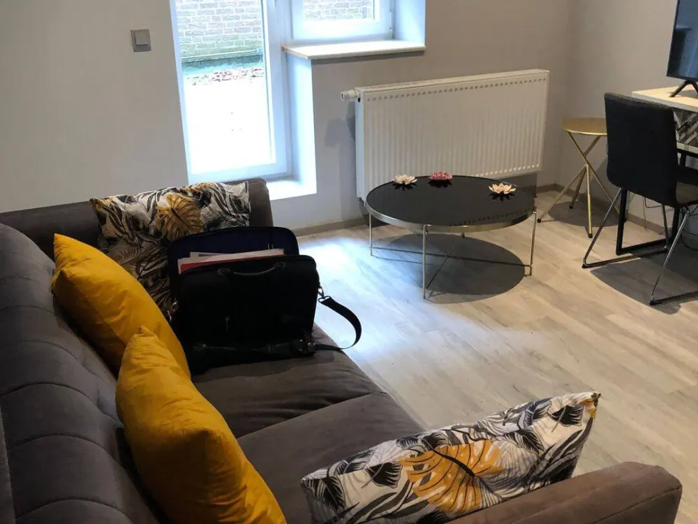 Zentral & ruhig wohnen am Park: Stilvolle möblierte 2-Zimmer-Wohnung in Düsseldorf (Lessingstr.)
