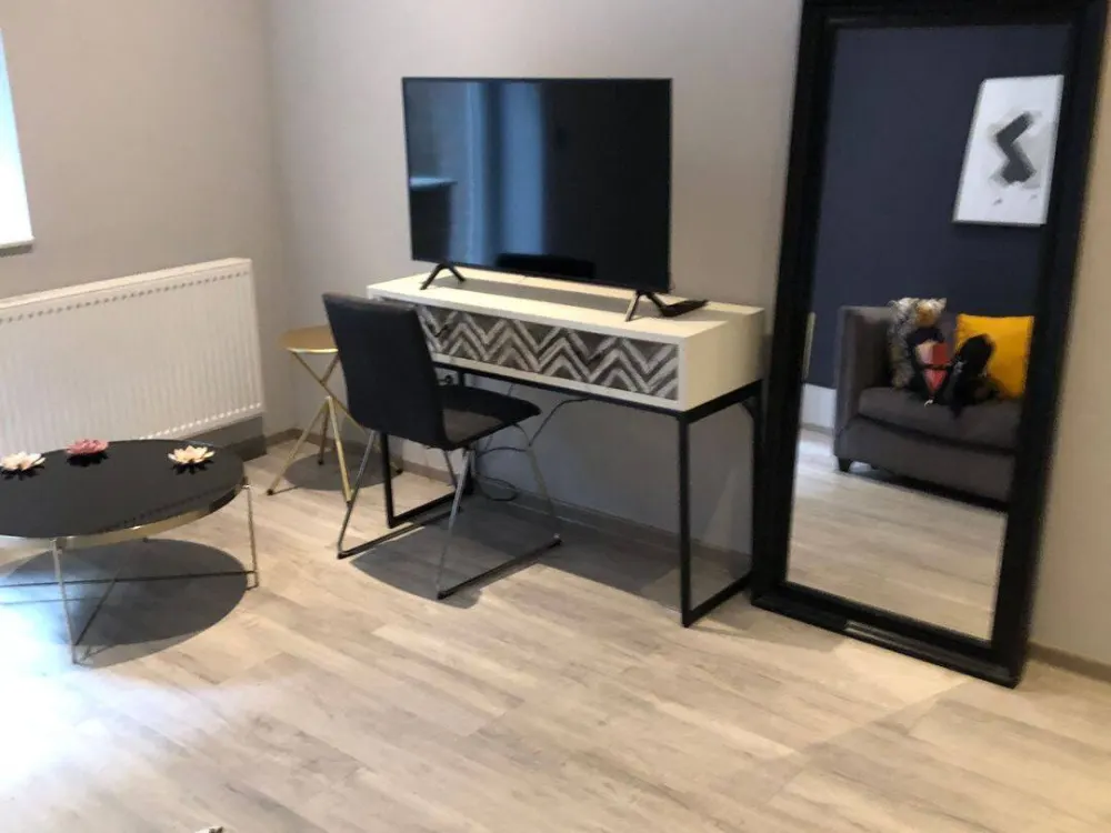 Zentral & ruhig wohnen am Park: Stilvolle möblierte 2-Zimmer-Wohnung in Düsseldorf (Lessingstr.)