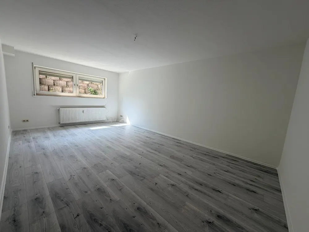 Helle 2 Zimmer- Souterrainwohnung in Offenthal