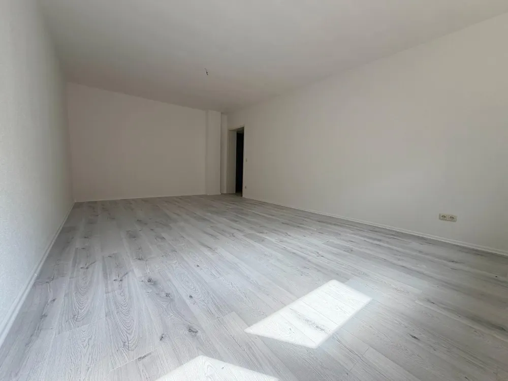 Helle 2 Zimmer- Souterrainwohnung in Offenthal
