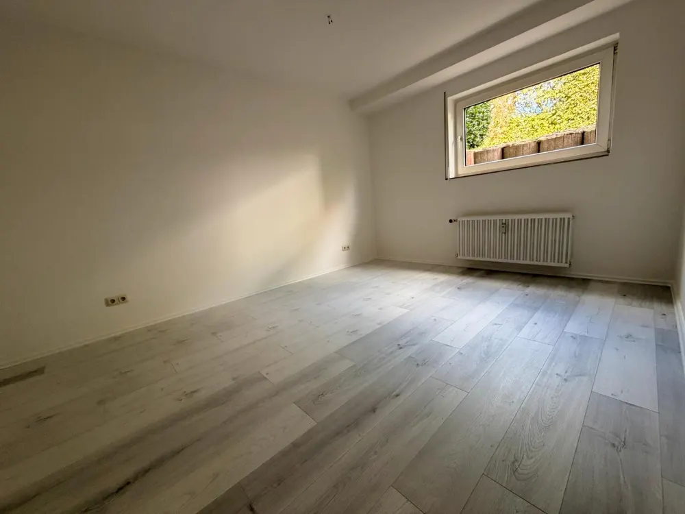 Helle 2 Zimmer- Souterrainwohnung in Offenthal