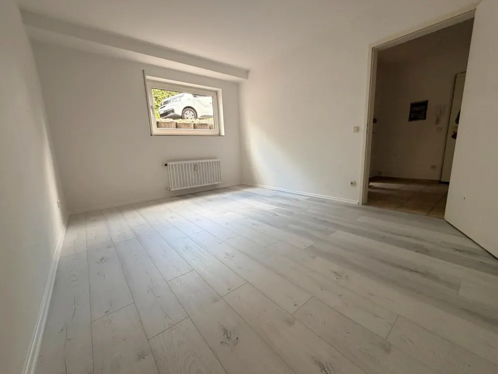 Helle 2 Zimmer- Souterrainwohnung in Offenthal