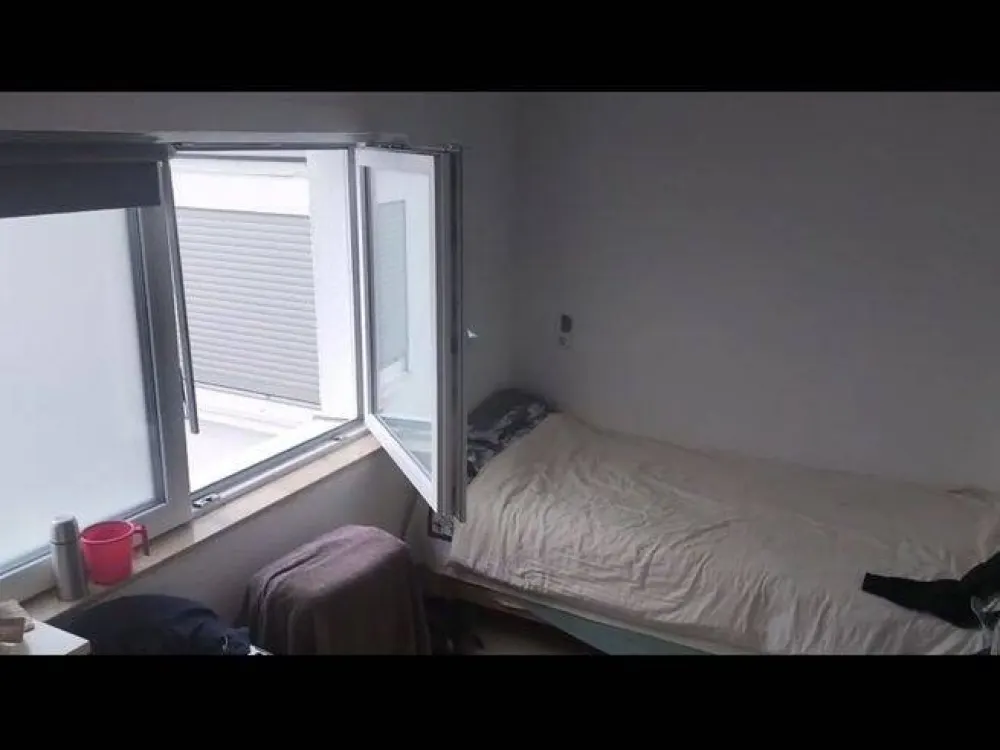 WG with private bedroom and shared kitchen and washroom