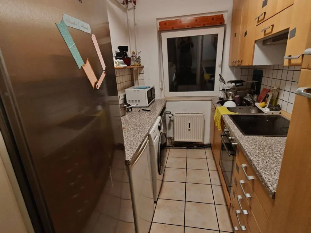 WG with private bedroom and shared kitchen and washroom