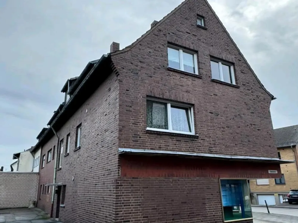 Sanierte 2 Zimmer EG-Wohnung, barrierearm, 67 m² Hürth Stotzheim