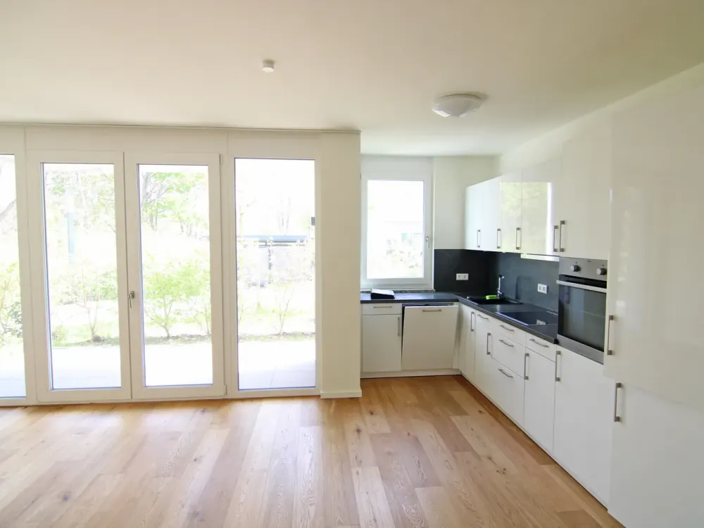 Tolle Komfort-Wohnung im hellen 1.OG - mit großem Balkon, tollem Ambiente und Tiefgarage in Teltow!