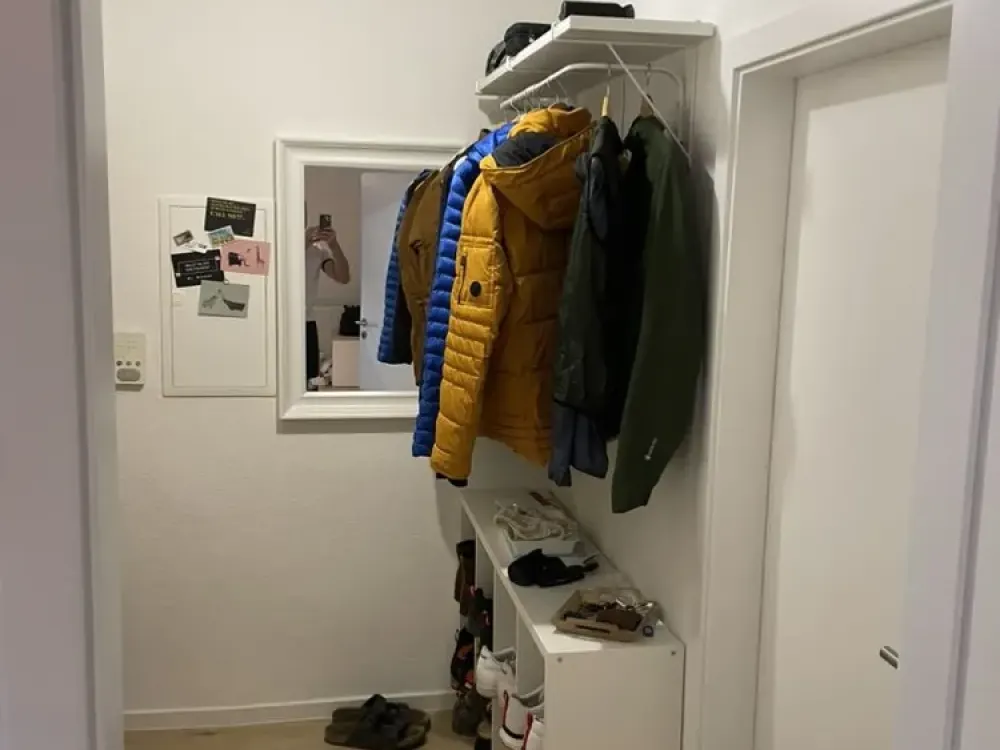 Kernsanierte 2 Zimmer Souterrain Wohnung mit Tiefterrasse und Einbauküche in Rödermark