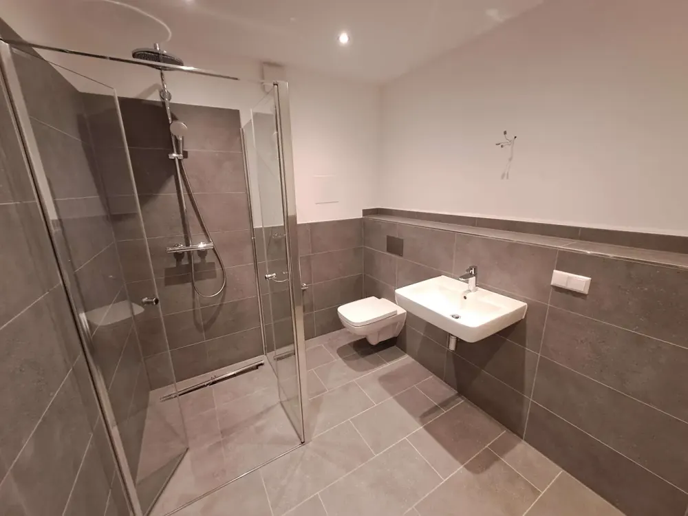 Like-new 2.5-room apartment, underfloor heating, terrace, guest WC