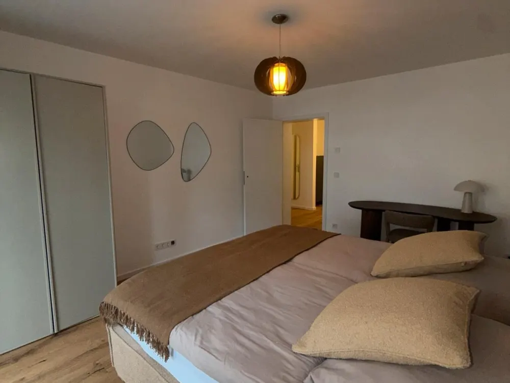 Stilvolle möblierte 2Zi.-Wohnung mit Balkon und hochwertiger Ausstattung im Zentrum von Düsseldorf