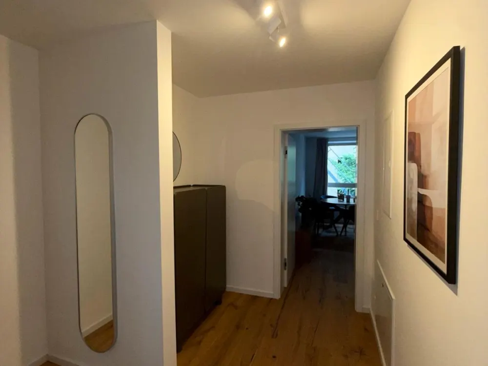 Stilvolle möblierte 2Zi.-Wohnung mit Balkon und hochwertiger Ausstattung im Zentrum von Düsseldorf