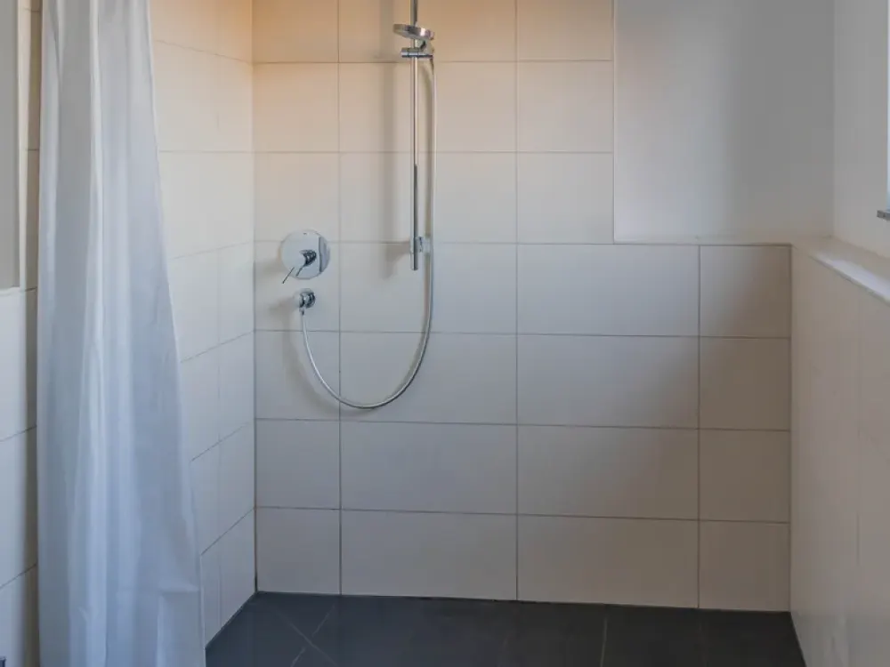 Schöne 3-Zimmer-Wohnung mit Einbauküche und Balkon in Altglienicke (Treptow), Berlin
