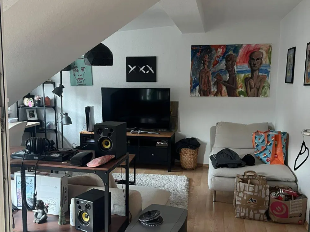 2-Zimmer-Dachgeschosswohnung mit Balkon & EBK