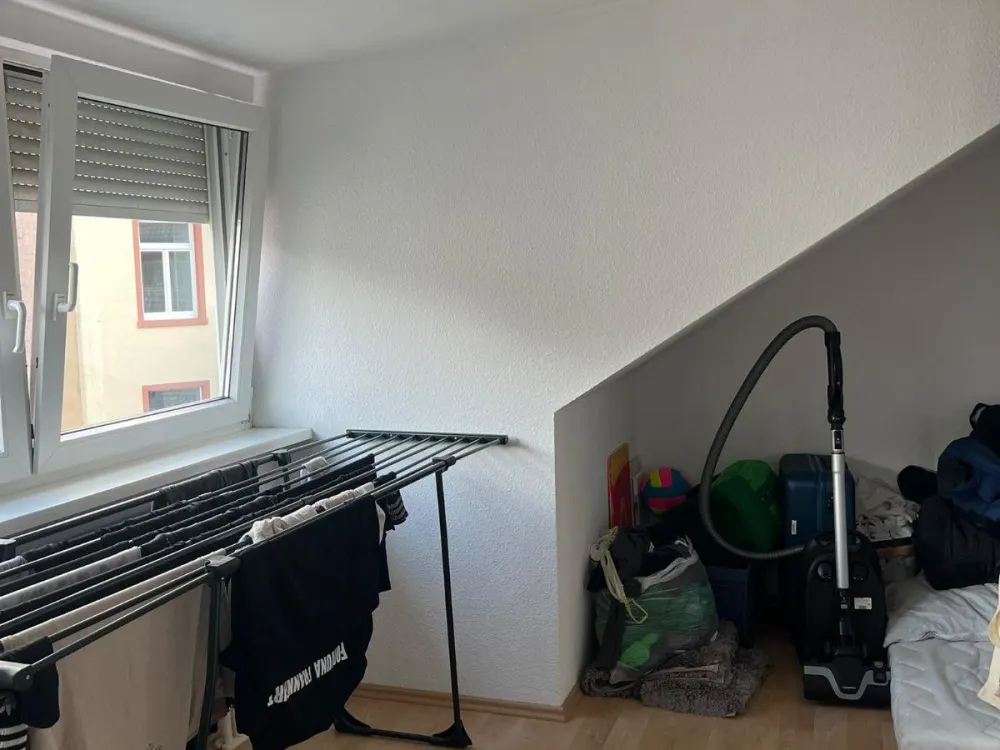 2-Zimmer-Dachgeschosswohnung mit Balkon & EBK